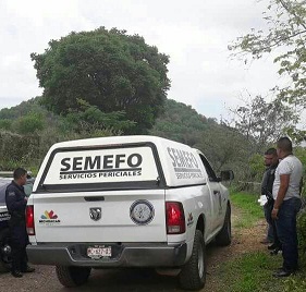 Fue localizado el cadáver de un amujer con impactos de bala en brecha a la colonia Flamingos de Sahuayo michoacan