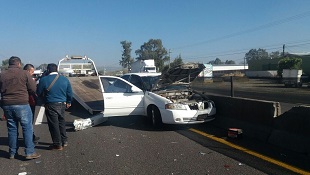 SE REGISTRO UN CHOQUE CARAMBOLA EN LA CARRETERA MORELIA-SALAMANCA EN TARIMBARO