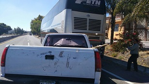 CHOCA CAMIONETA CON AUTOBUS ETN EN LA CARRETERA MORELIA-SALAMANCA