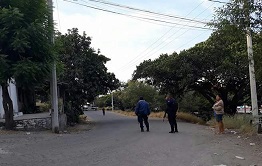 Fue localizado el cadáver de un hombre decapitado en la calle Esteban Vaca Calderón de Apatzingán