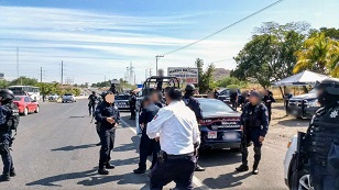 Fueron detenidos 3 integrantes de un grupo delictivo en posesión de droga y armas en la colonia Isaac Arriaga de Puruándiro, Michoacán