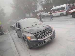 AUTOMOTOR SE INCENDIA EN AVENIDA VENTURA PUENTE DE MORELIA, MICHOACAN