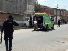 Motosicarios balean a una pareja de esposos que viajaban a bordo de una motocicleta en Zamora, Michoacán