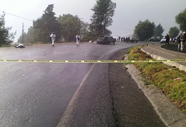 Deja choque un muerto y cinco lesionados, cuando luego del impacto de frente se incendian las unidades enla carretera Santa Clara - Ario de Rosales, Michoacán